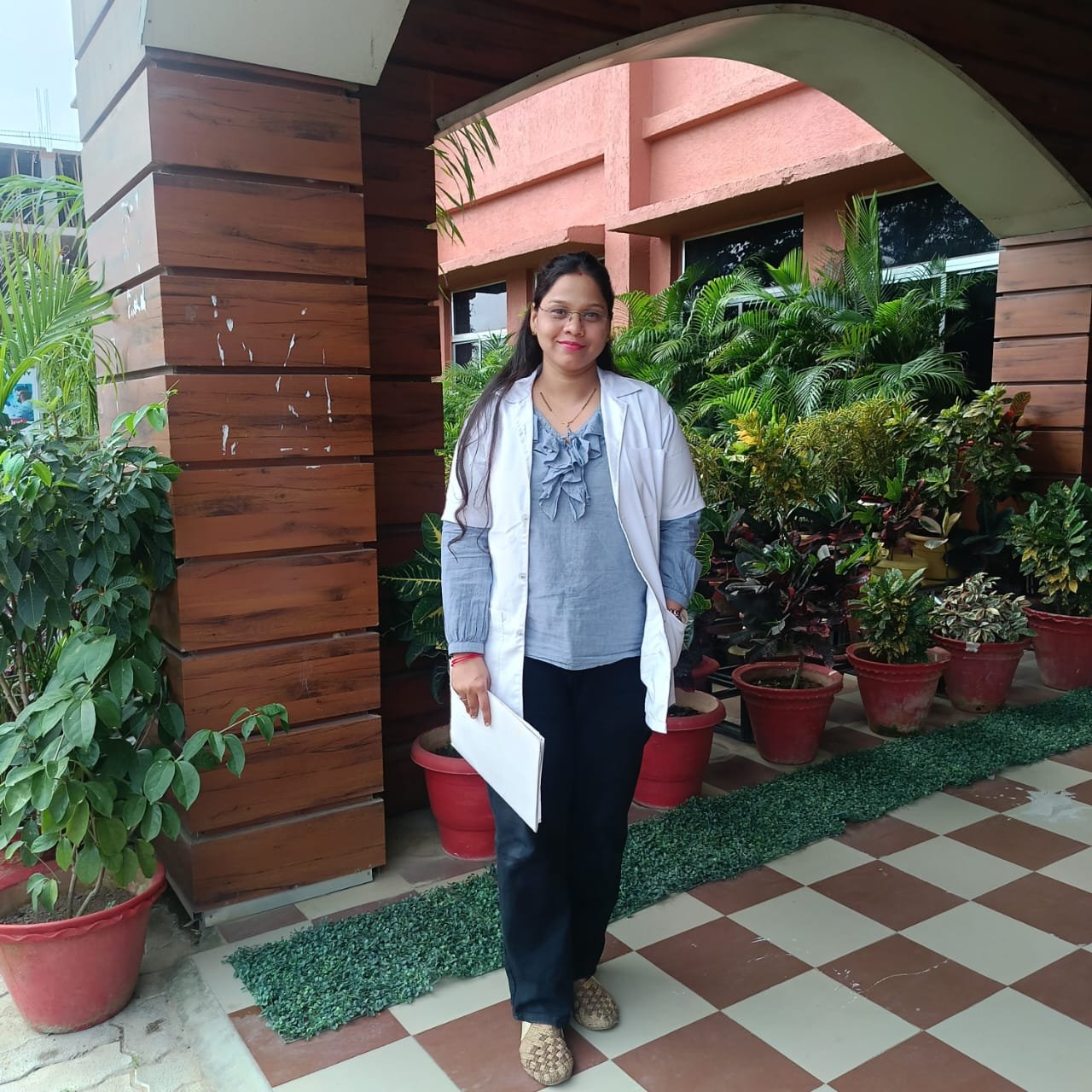 Dr. Mani Rao, B.P.T. and Cosmetologist, of Om Sai Piles Care